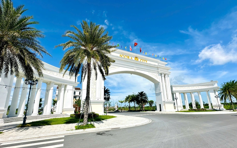 photo 1766546304995 1766546305425522105850 8 0 901 1429 crop 17665466471961827579833